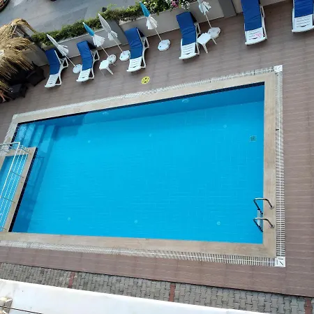 아파트 White Gold 1+1 Apartment Alanya Mahmutlar 알란야