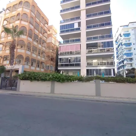 White Gold 1+1 Apartment Alanya Mahmutlar 아파트